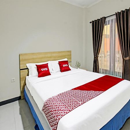 Oyo 91617 Hotel Mutiara Lombok Esterno foto