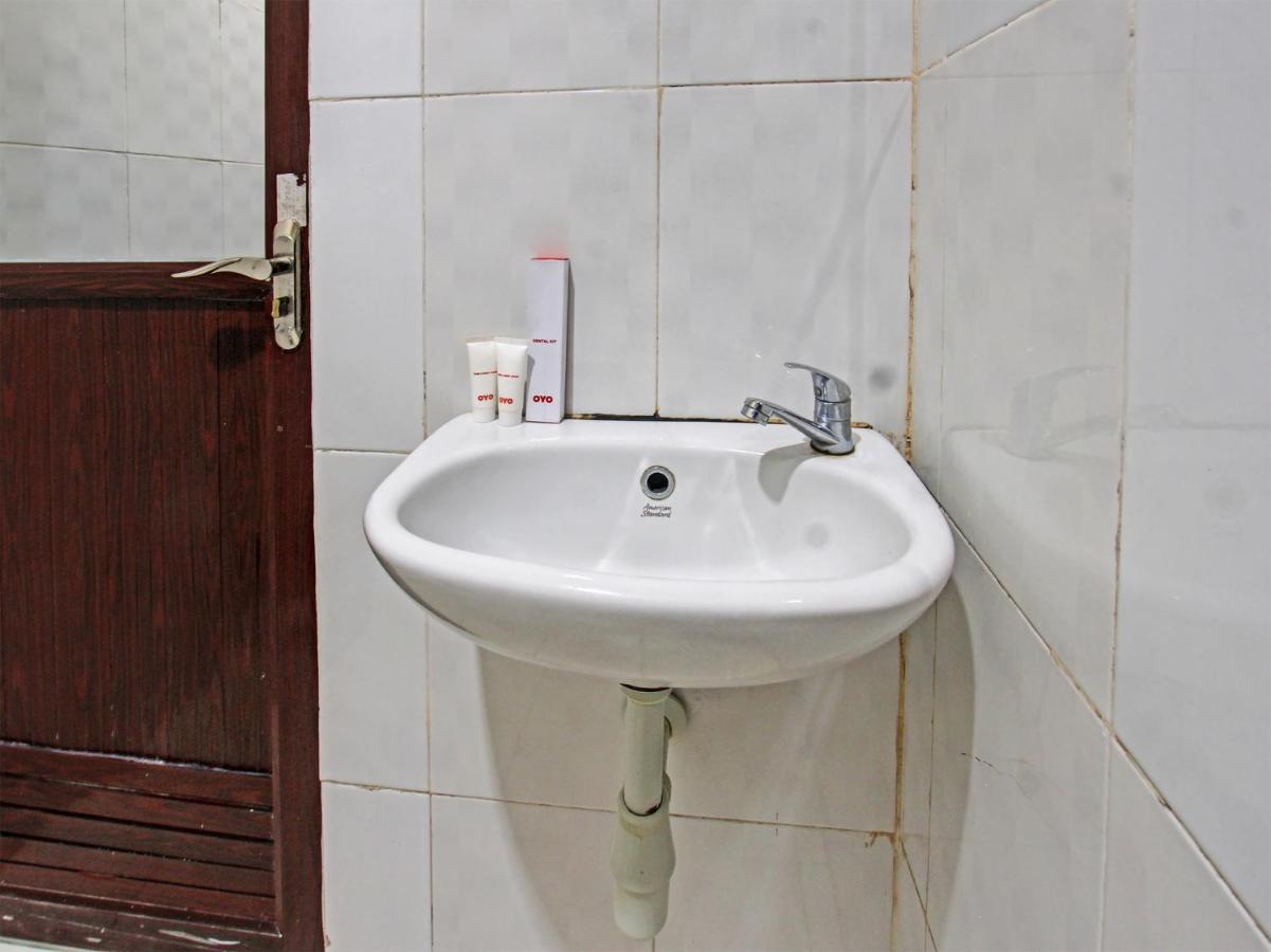 Oyo 91617 Hotel Mutiara Lombok Esterno foto