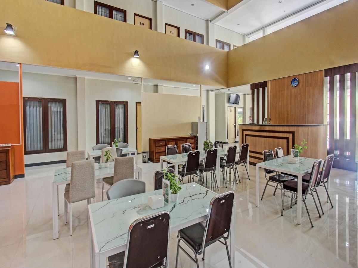 Oyo 91617 Hotel Mutiara Lombok Esterno foto