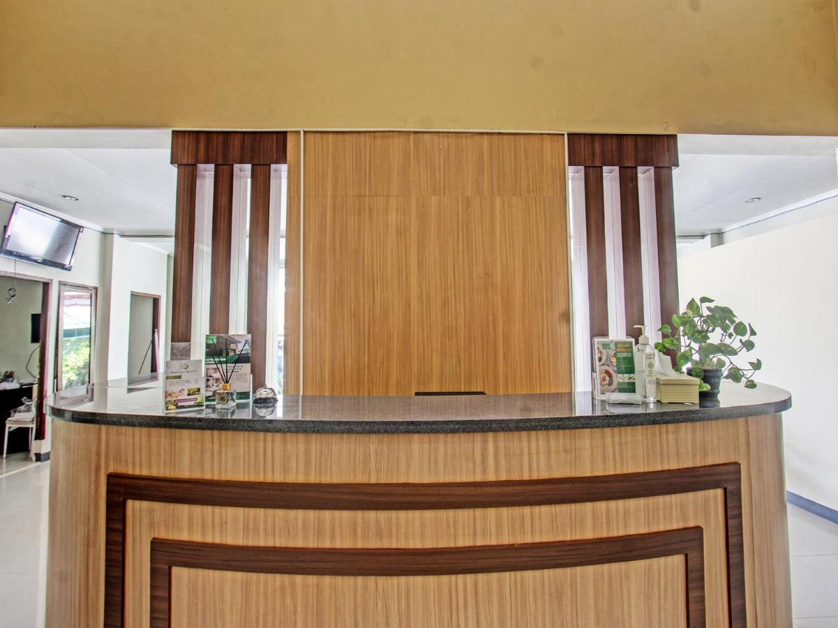 Oyo 91617 Hotel Mutiara Lombok Esterno foto