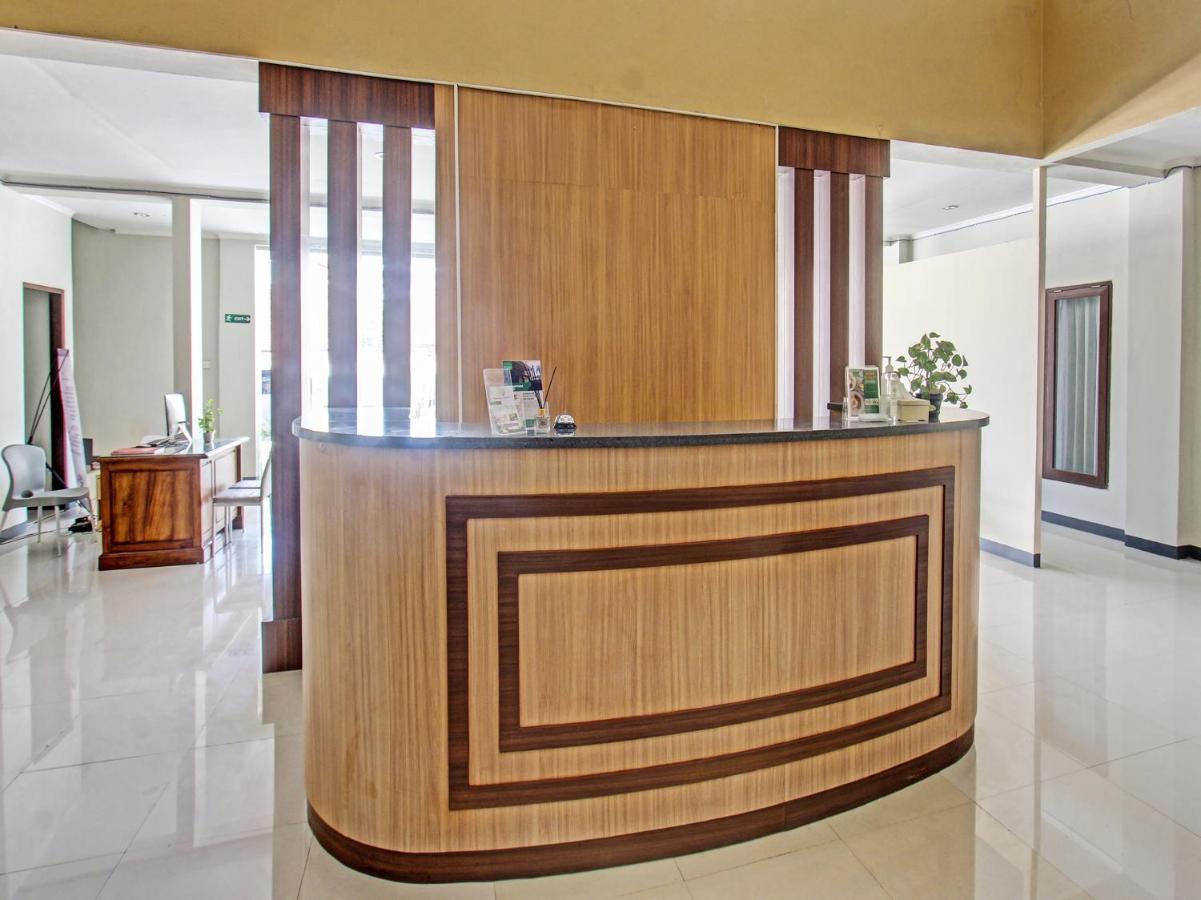 Oyo 91617 Hotel Mutiara Lombok Esterno foto