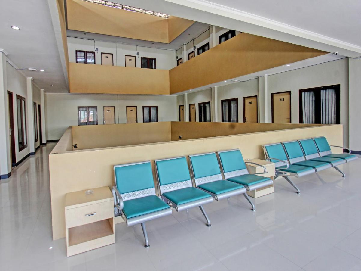 Oyo 91617 Hotel Mutiara Lombok Esterno foto