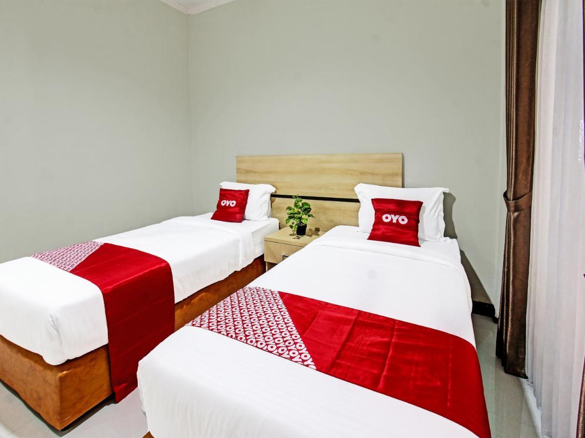 Oyo 91617 Hotel Mutiara Lombok Esterno foto